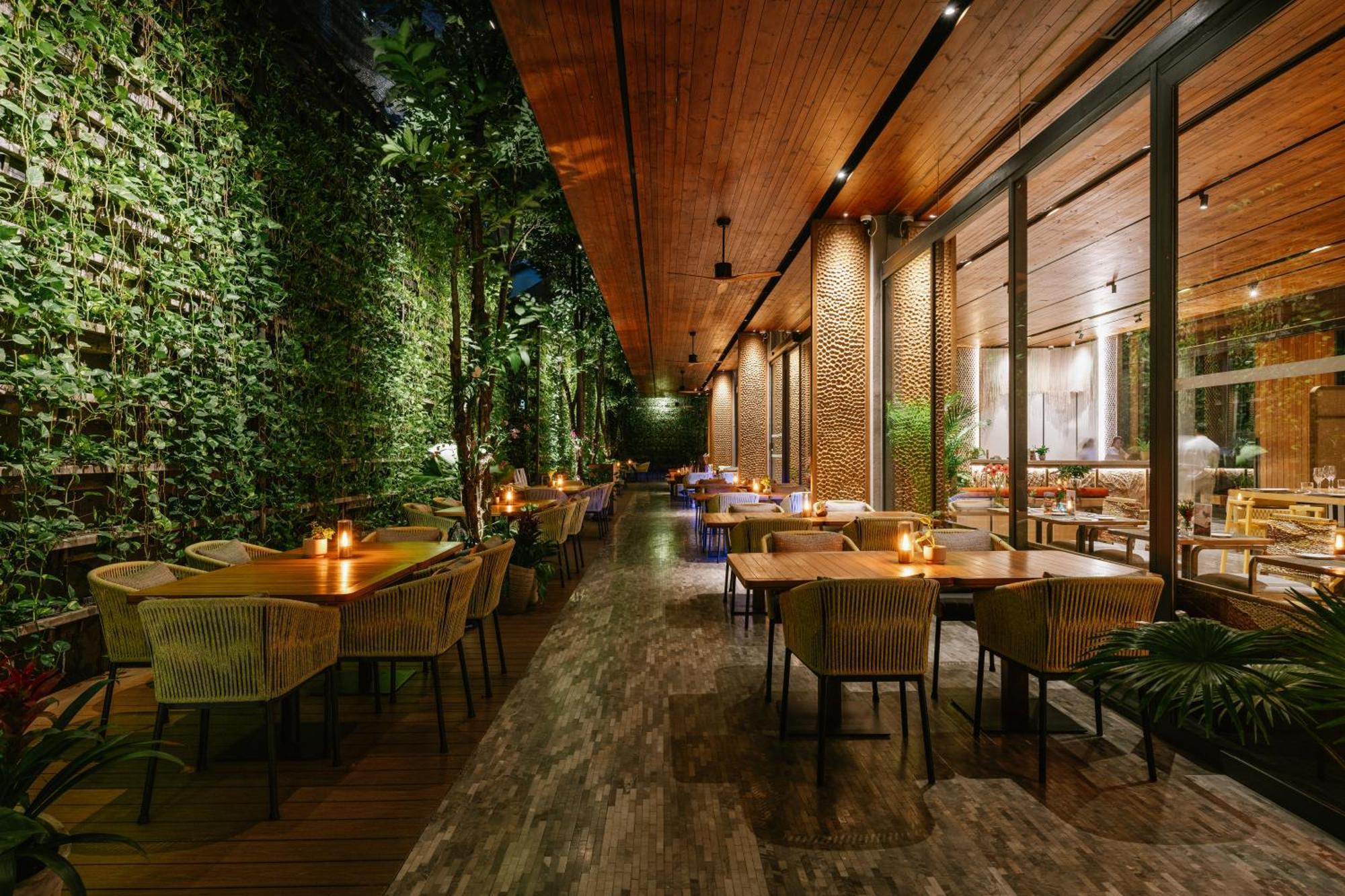 Ad Lib Hotel Bangkok Exterior photo