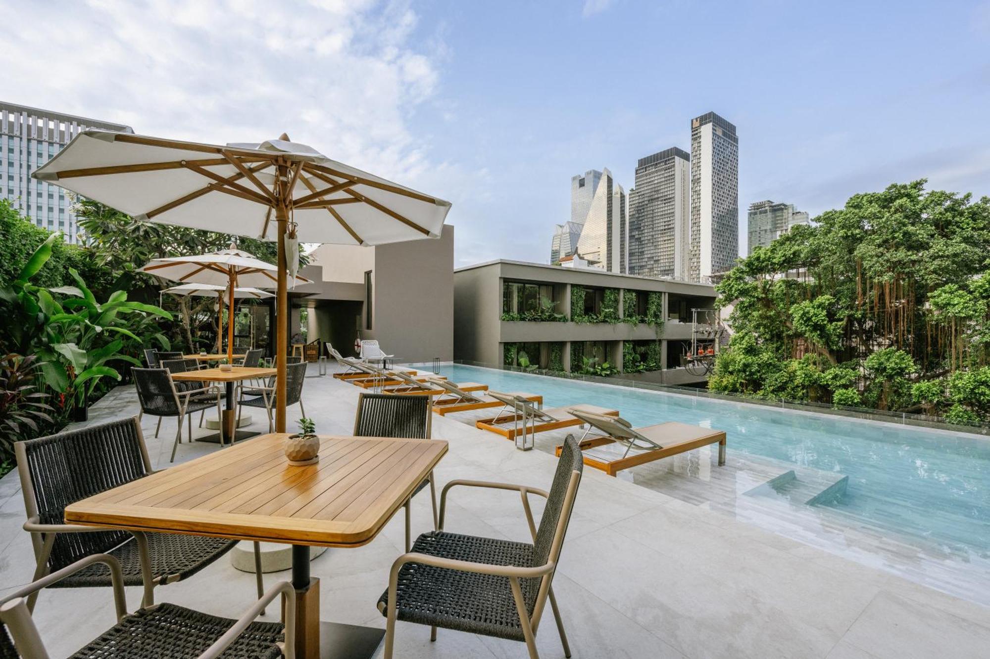 Ad Lib Hotel Bangkok Exterior photo